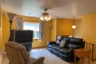 1617 Fairmont St, New Kensington, PA 15068 - Photo 2