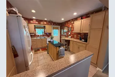 584 Newport Dr, Pittsburgh, PA 15235 - Photo 8