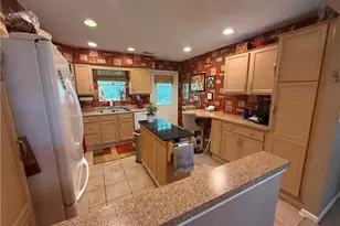 584 Newport Dr, Pittsburgh, PA 15235 - Photo 8