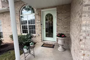584 Newport Dr, Pittsburgh, PA 15235 - Photo 2