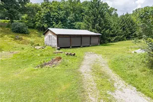 433 White School Rd, Unity Township, PA 15601 - Photo 6
