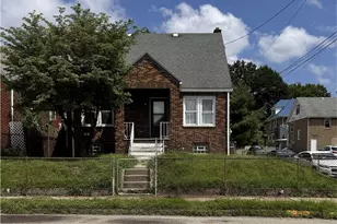 745 Anderson St, New Kensington, PA 15068 - Photo 1
