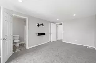2400 Leticoe St, Pittsburgh, PA 15203 - Photo 14