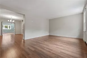 5462 Pocusset St, Pittsburgh, PA 15217 - Photo 6