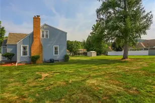 116 Golf Ave, Ellport, PA 16117 - Photo 12