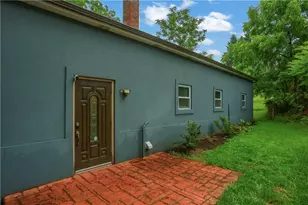 190 Orchard Ln, Economy, PA 15042 - Photo 4