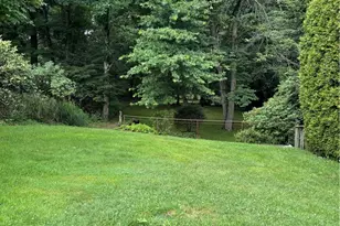 307 Bayberry Dr, Ross Twp, PA 15237 - Photo 2