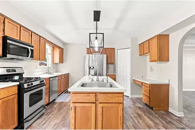 608 Cassandra Dr, Cranberry Township, PA 16066 - Photo 4