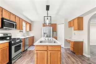 608 Cassandra Dr, Cranberry Township, PA 16066 - Photo 4