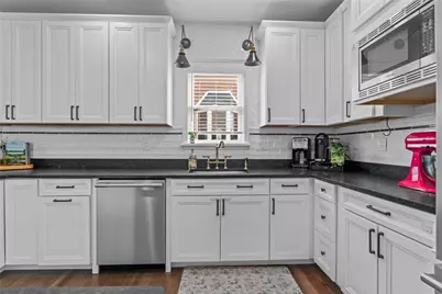 13 Wentworth Ave, Pittsburgh, PA 15229 - Photo 10