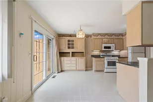 1772 Foxcroft Ln, Pittsburgh, PA 15101 - Photo 12