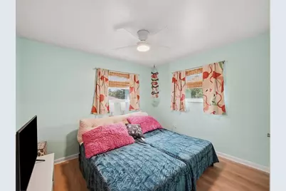 110 Crest Dr, Center Township, PA 15061 - Photo 14