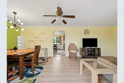 110 Crest Dr, Center Township, PA 15061 - Photo 6
