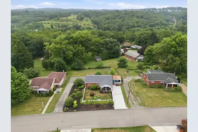 110 Crest Dr, Center Township, PA 15061 - Photo 28