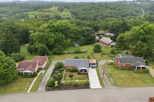 110 Crest Dr, Center Township, PA 15061 - Photo 28