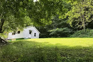 2883 Portersville Rd, Perry Township, PA 16117 - Photo 4