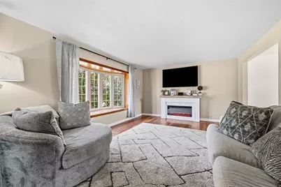 320 Celestial Dr, Economy, PA 15042 - Photo 8