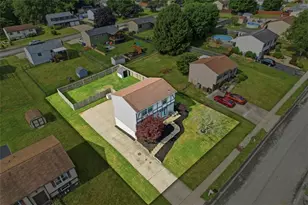320 Celestial Dr, Economy, PA 15042 - Photo 4