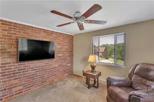 511 Rolling Green Dr, Bethel Park, PA 15102 - Photo 16
