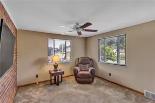 511 Rolling Green Dr, Bethel Park, PA 15102 - Photo 18