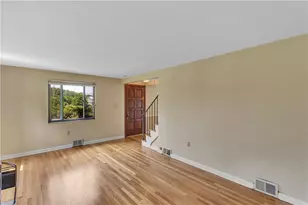 511 Rolling Green Dr, Bethel Park, PA 15102 - Photo 6