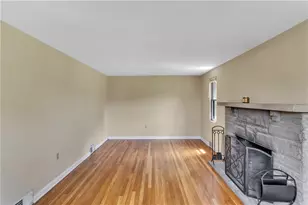 511 Rolling Green Dr, Bethel Park, PA 15102 - Photo 8