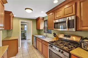 511 Rolling Green Dr, Bethel Park, PA 15102 - Photo 14