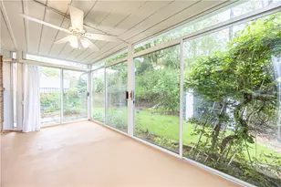 344 Springwood Dr, Pittsburgh, PA 15147 - Photo 10