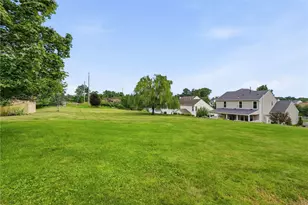 1805 Pioneer Dr, Sewickley, PA 15143 - Photo 2