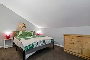 2129 Straubs Ln, Pittsburgh, PA 15212 - Photo 16