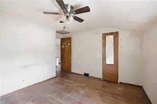 1391 Laketon Rd, Pittsburgh, PA 15221 - Photo 14