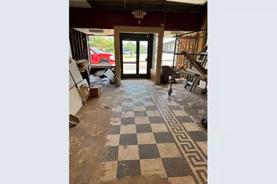237 Longfellow St, Vandergrift, PA 15690 - Photo 2