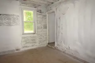 303 Flowers Ave, Pittsburgh, PA 15207 - Photo 10