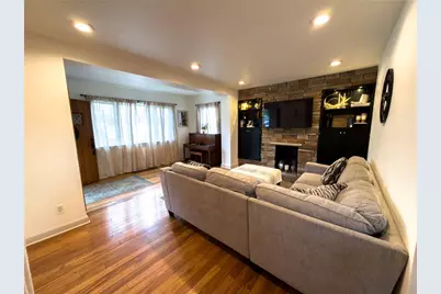 211 N 18th Ave, New Brighton, PA 15066 - Photo 16
