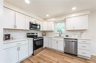 1110 Skyline Dr, Hempfield Township, PA 15601 - Photo 10