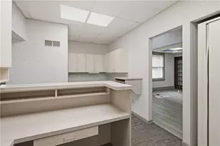 208 W New Castle St, Zelienople, PA 16063 - Photo 10