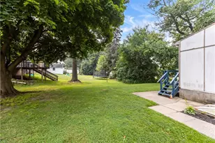 208 W New Castle St, Zelienople, PA 16063 - Photo 32