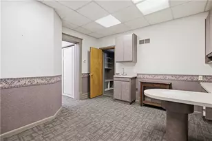 208 W New Castle St, Zelienople, PA 16063 - Photo 22
