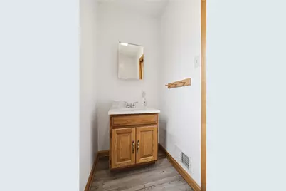 208 W New Castle St, Zelienople, PA 16063 - Photo 18