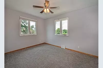 456 Regency Dr, Pittsburgh, PA 15239 - Photo 12