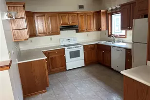 121 Hamilton Ave, Vandergrift, PA 15690 - Photo 8