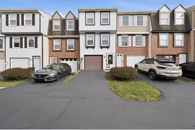 105 Bonnie Brae Dr, Moon/Crescent Twp, PA 15108 - Photo 1