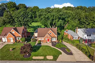 111 Green Oak Ln, Scott Township, PA 15220 - Photo 4