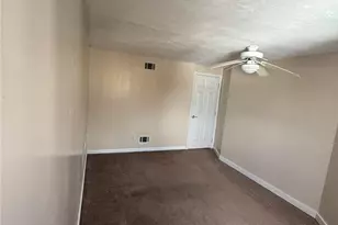 3221 Harcum Wy, Pittsburgh, PA 15203 - Photo 12
