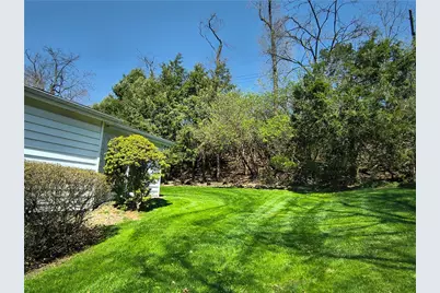 106 Elise Dr, Center Township, PA 16001 - Photo 36
