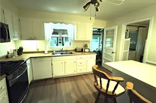 106 Elise Dr, Center Township, PA 16001 - Photo 6