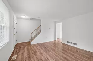 303 Laporte Ct, Cranberry Township, PA 16066 - Photo 4