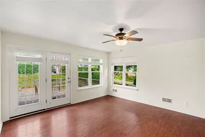 618 Locust St, Coraopolis, PA 15108 - Photo 6