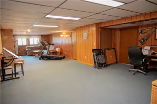 117 Covewood Dr, Center Township, PA 16001 - Photo 20