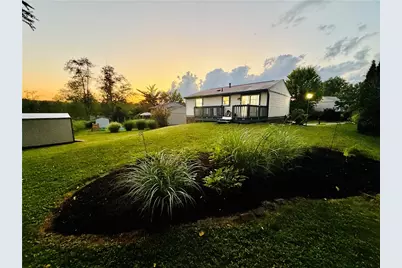 2190 Morning Wind Cir, Bridgeville, PA 15017 - Photo 4